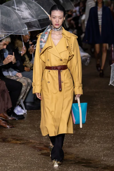 Look 9